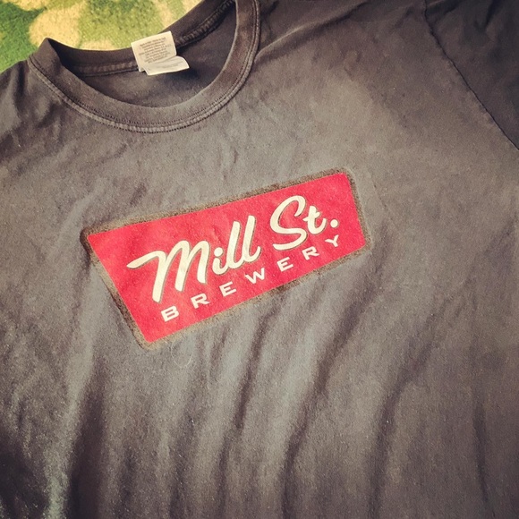✨2/$30✨Mill St. Brewery graphic T - Picture 1 of 2